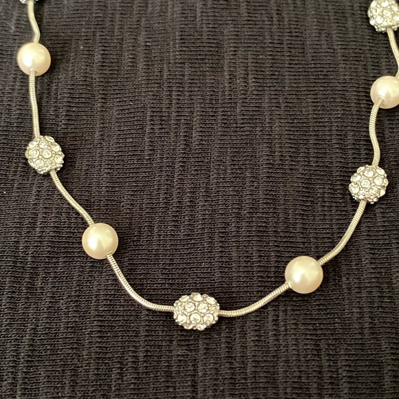 Monet faux pearl & rhinestone necklace with extender silver - Picture 3 of 6